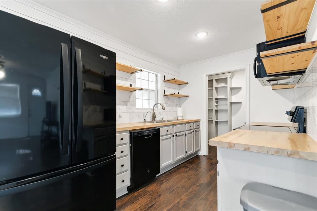 1325 Pilot Grove Road Whitewright, TX 75491 - Photo 14 of 30