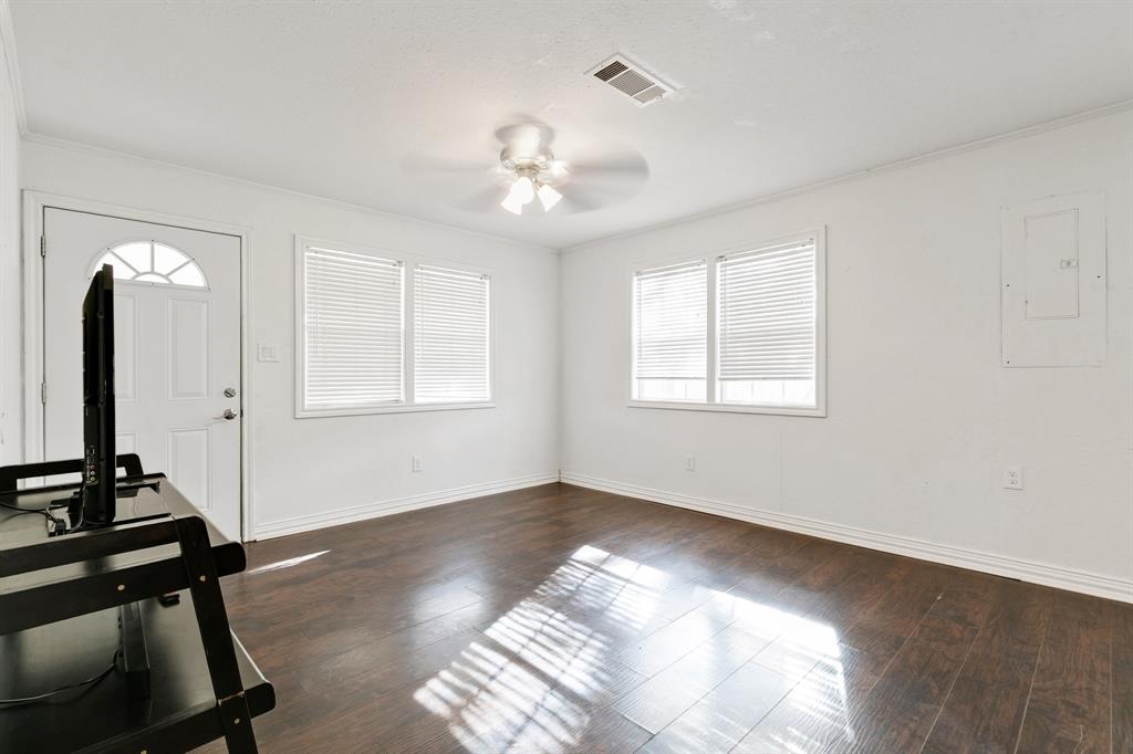 1325 Pilot Grove Road Whitewright, TX 75491 - Photo 7 of 30