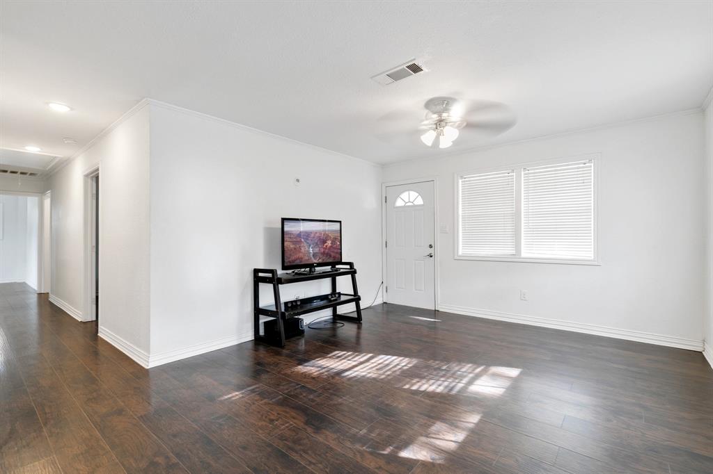 1325 Pilot Grove Road Whitewright, TX 75491 - Photo 8 of 30