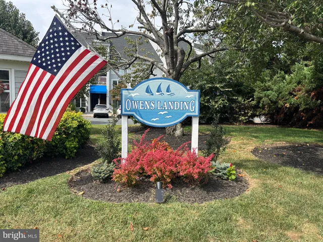 a view of an outdoor space yard and patio