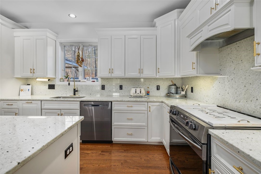 15 Bourque Road Cumberland, RI 02864 - Photo 21 of 50