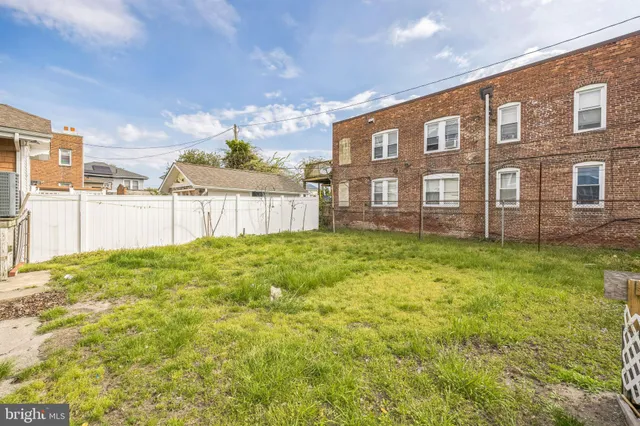 a large building with a yard