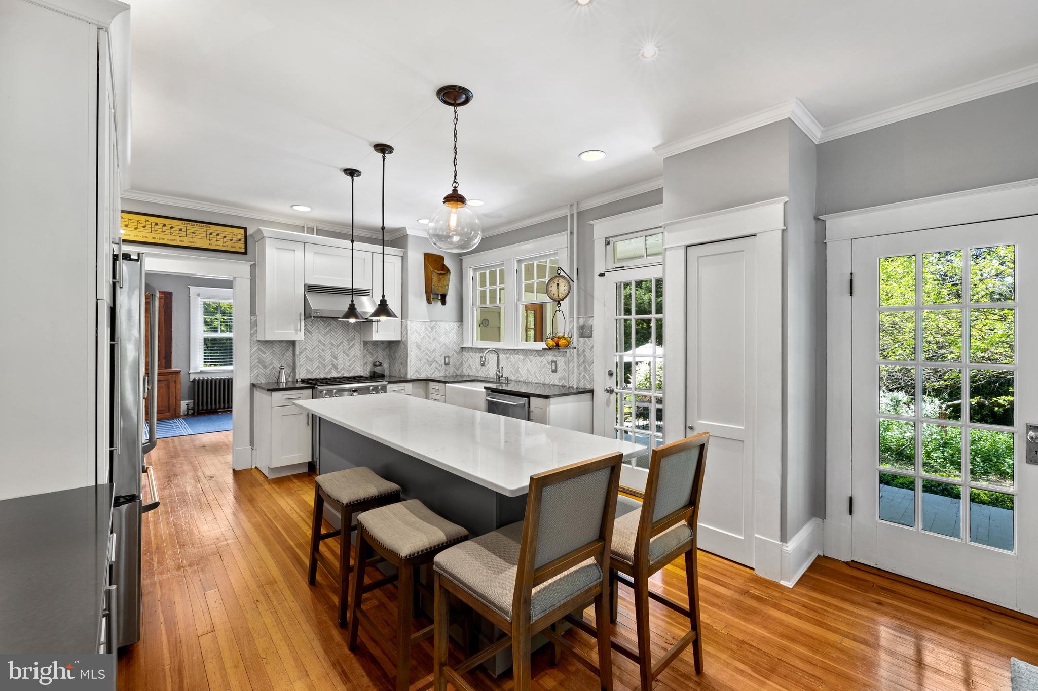 105 East Severn Ridge Road Annapolis, MD 21409 - Photo 8 of 42 Oversized Island w/Seating