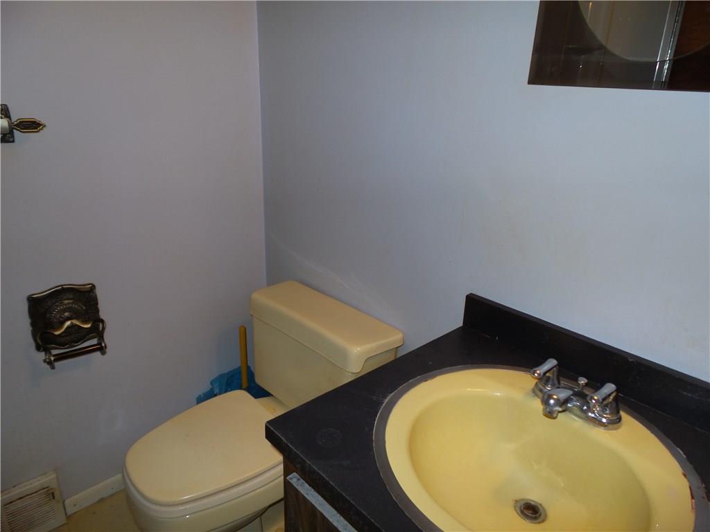 2230 Hyland Road Harrison City, PA 15636 - Photo 15 of 25 Main/full bath.