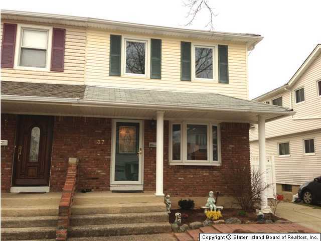 37 Middle Loop Road Staten Island, NY 10308 - Photo 1 of 20 Primary Photo