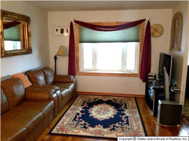 37 Middle Loop Road Staten Island, NY 10308 - Photo 2 of 20 Additional Photo