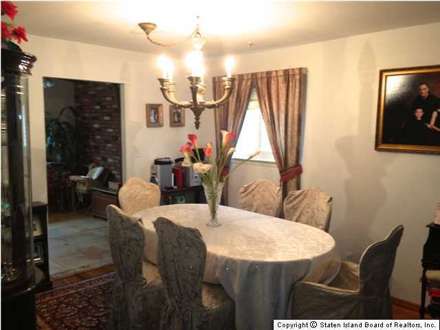 37 Middle Loop Road Staten Island, NY 10308 - Photo 3 of 20 Additional Photo