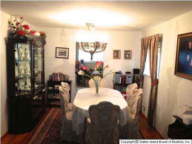 37 Middle Loop Road Staten Island, NY 10308 - Photo 4 of 20 Additional Photo