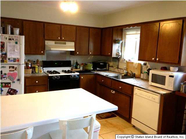 37 Middle Loop Road Staten Island, NY 10308 - Photo 5 of 20 Additional Photo