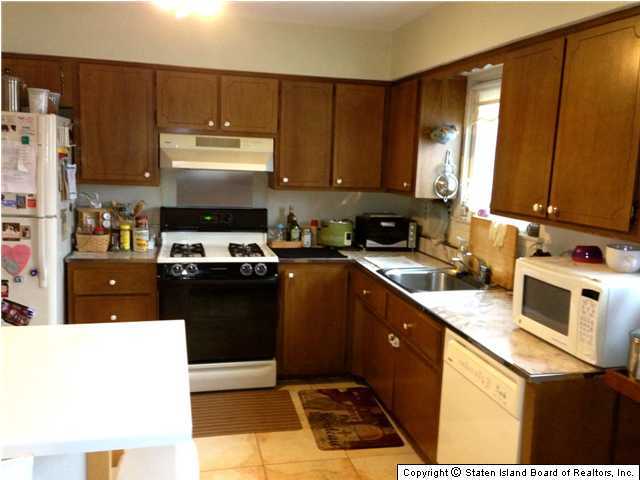 37 Middle Loop Road Staten Island, NY 10308 - Photo 6 of 20 Additional Photo