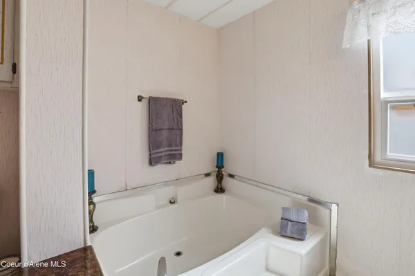 $449,999 | 23160 South Madrona Loop, Worley, ID 83876