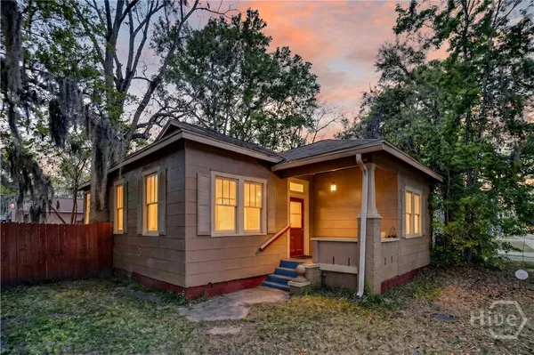 $295,000 | 901 West 52nd Street, Savannah, GA 31405