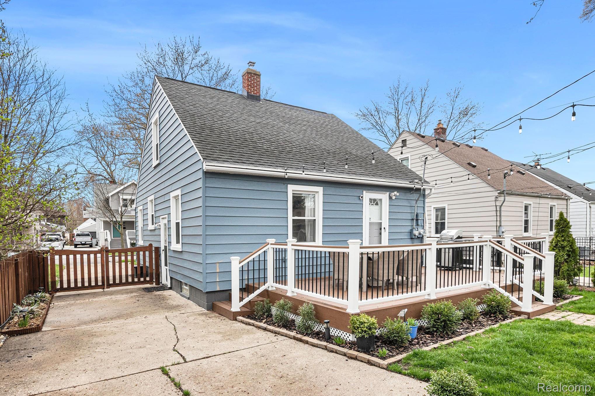 750 Columbia Road Berkley, MI 48072 - Photo 31 of 35 IMG_4555.jpg
