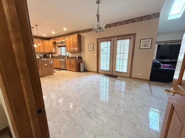 $4,400 | 3823 Sunburst Lane, Naperville, IL 60564
