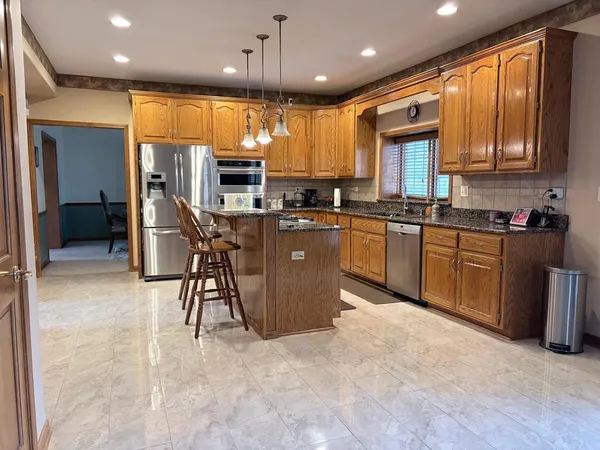 $4,400 | 3823 Sunburst Lane, Naperville, IL 60564