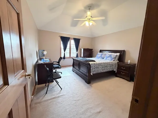 $4,400 | 3823 Sunburst Lane, Naperville, IL 60564