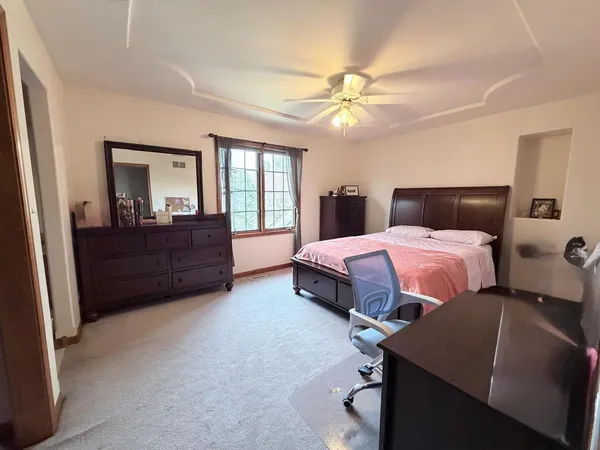 $4,400 | 3823 Sunburst Lane, Naperville, IL 60564