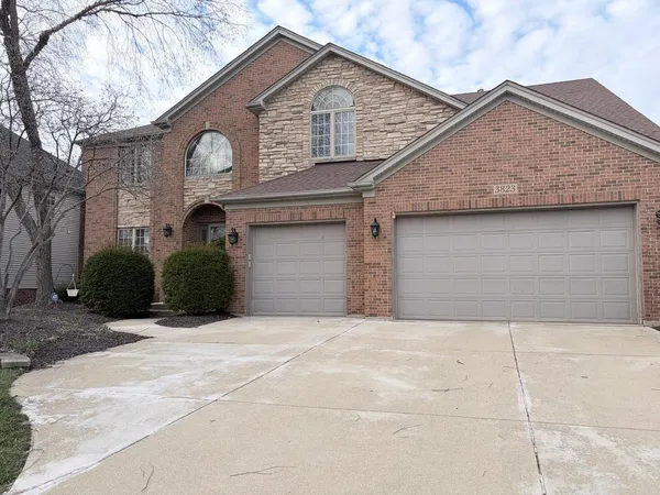 $4,400 | 3823 Sunburst Lane, Naperville, IL 60564