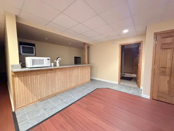 $4,400 | 3823 Sunburst Lane, Naperville, IL 60564