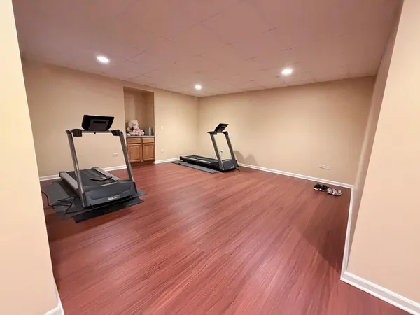 $4,400 | 3823 Sunburst Lane, Naperville, IL 60564