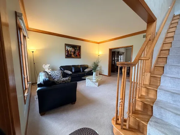 $4,400 | 3823 Sunburst Lane, Naperville, IL 60564