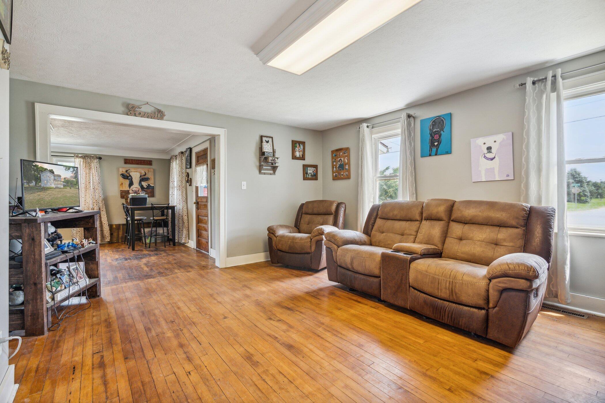 4214 County Farm Road Jackson, MI 49201 - Photo 7 of 30 4214-County-Farm-Rd-Jackson-MI-49201-Win