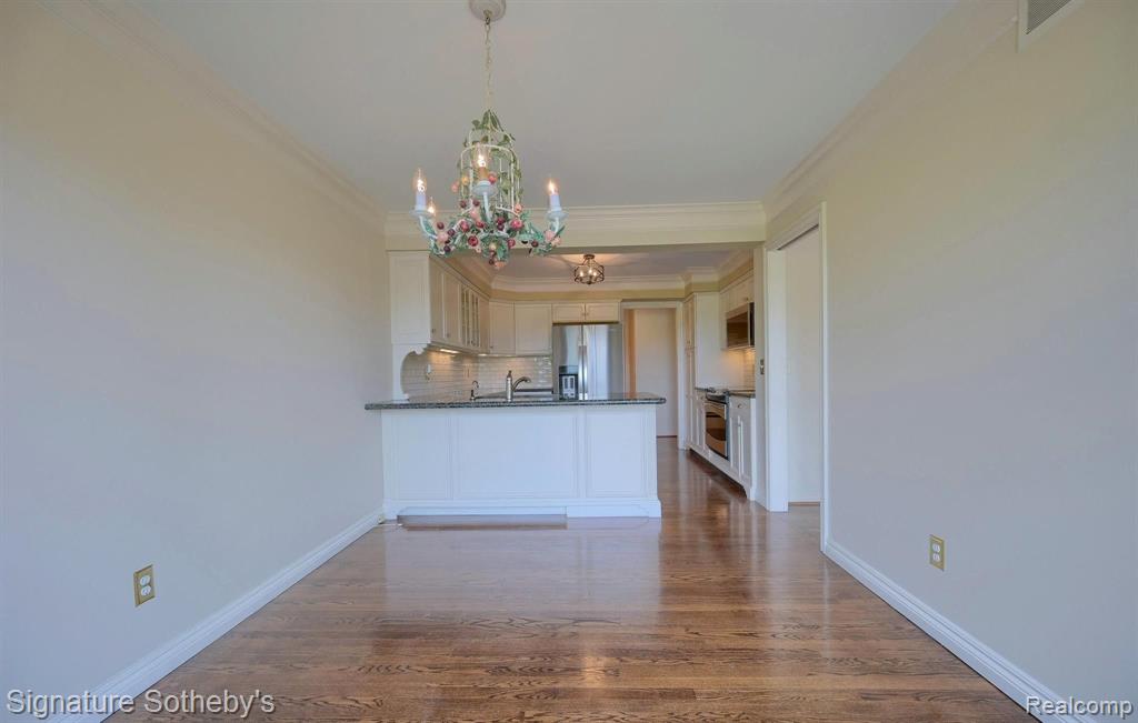 1875 Pine Ridge Lane Bloomfield Hills, MI 48302 - Photo 11 of 40