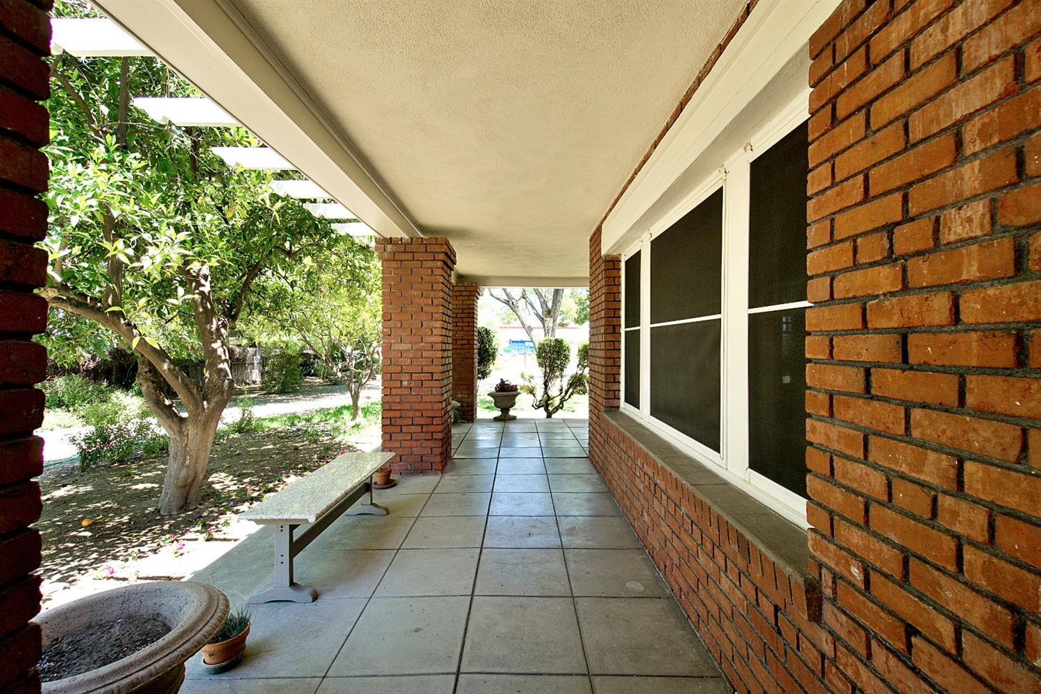 2220 Dewitt Avenue Clovis, CA 93612 - Photo 40 of 44 a lobby with furniture and a large window