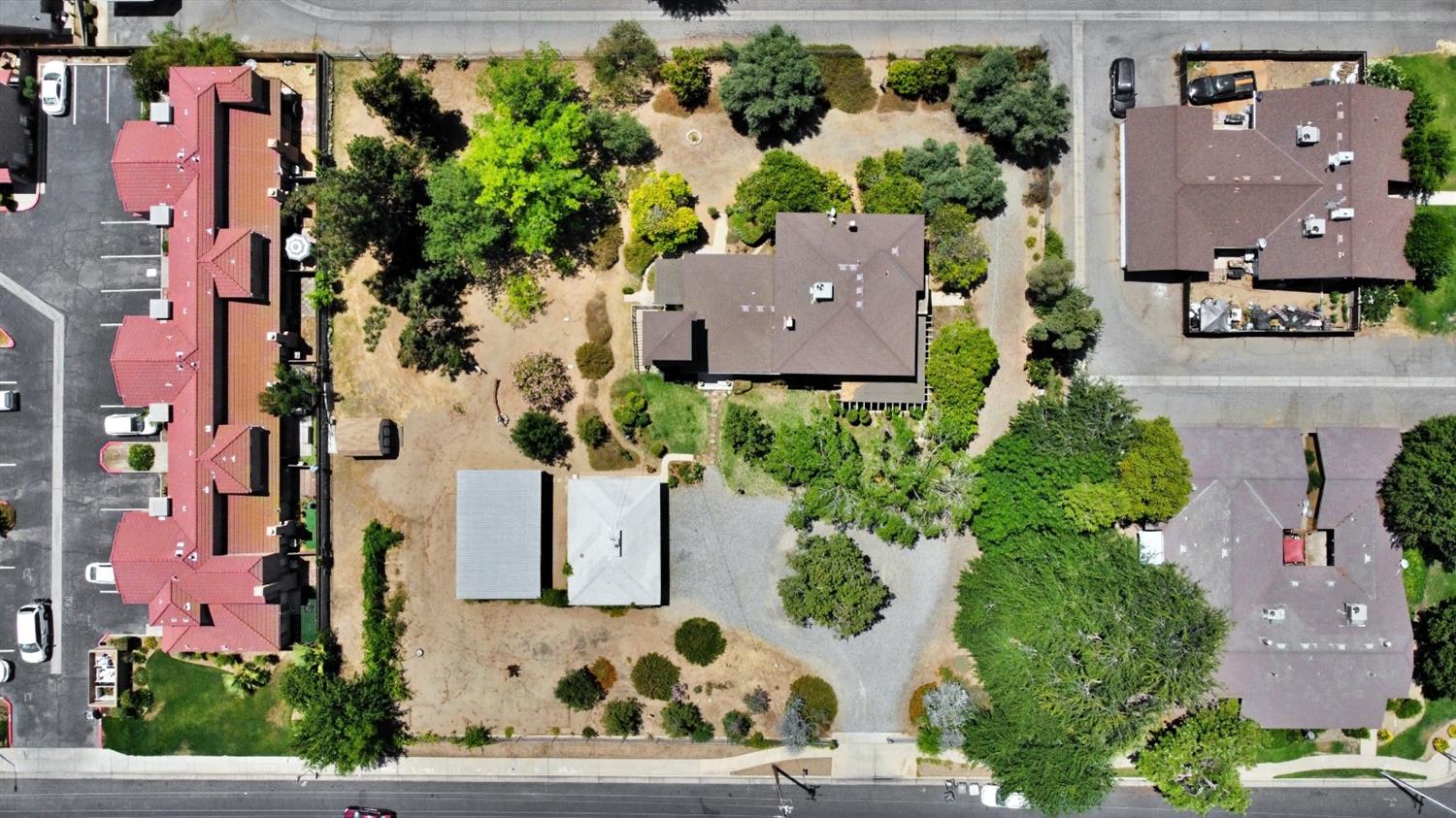 2220 Dewitt Avenue Clovis, CA 93612 - Photo 44 of 44 an aerial view of residential houses with outdoor space and street view