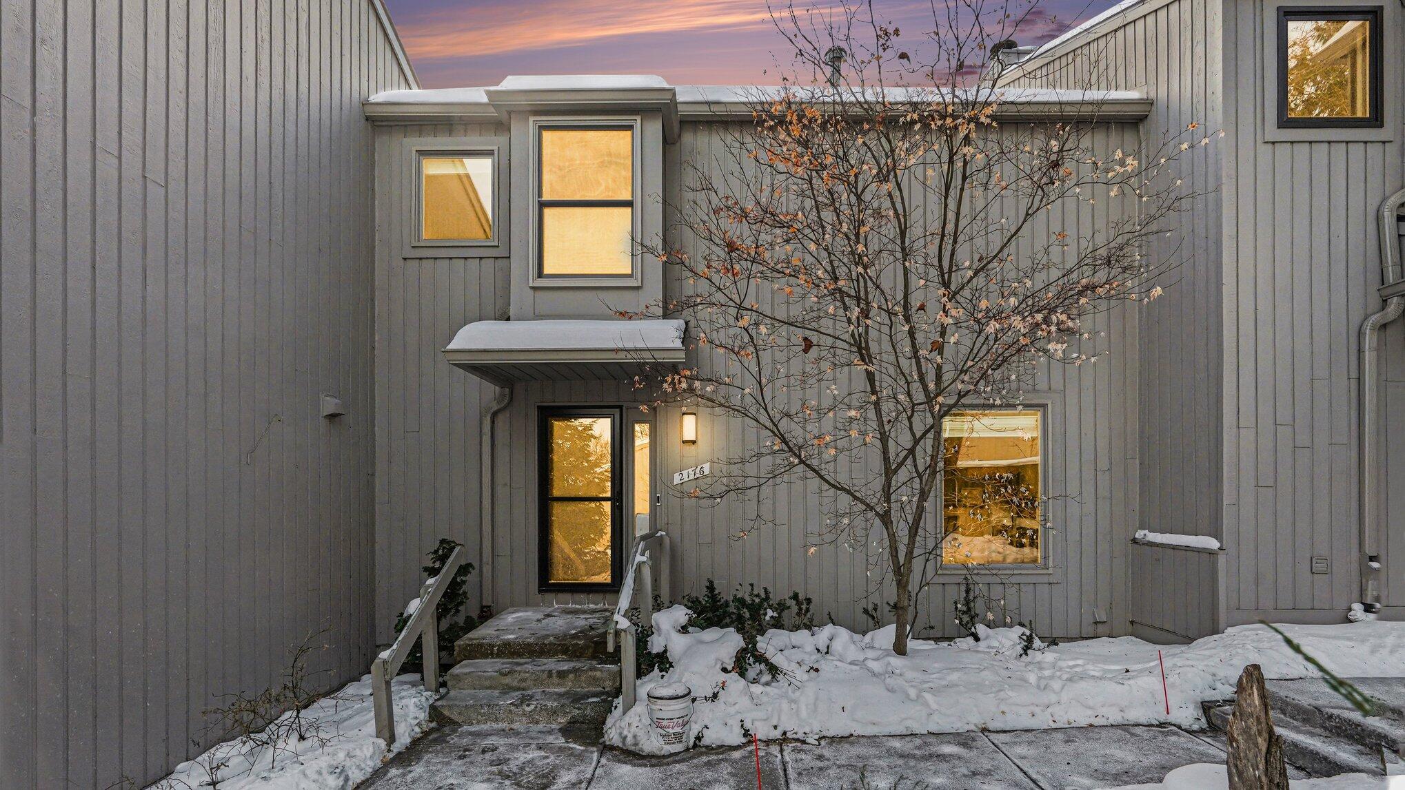 2176 Overlook Court Ann Arbor, MI 48103 - Photo 1 of 28 001_file_9141