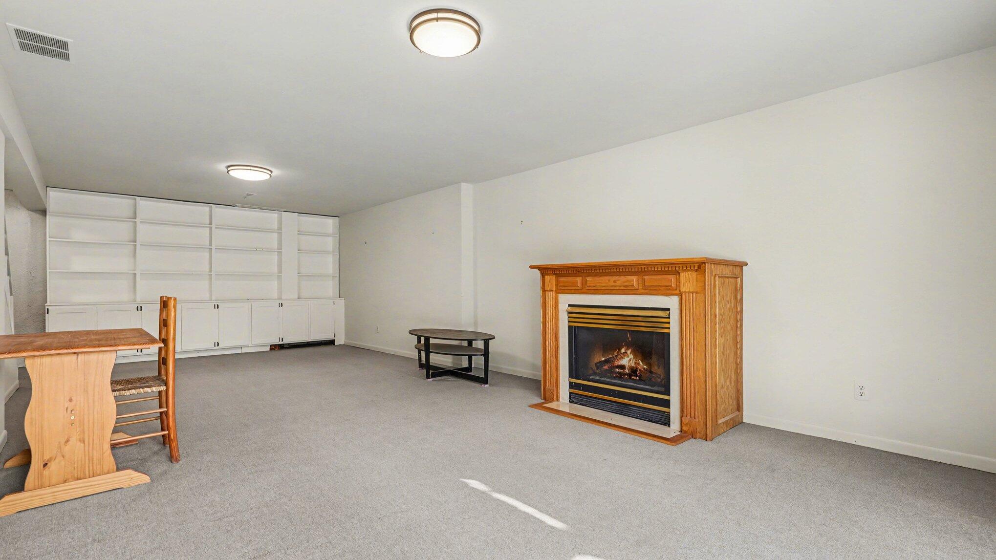 2176 Overlook Court Ann Arbor, MI 48103 - Photo 13 of 28 013_file_2309