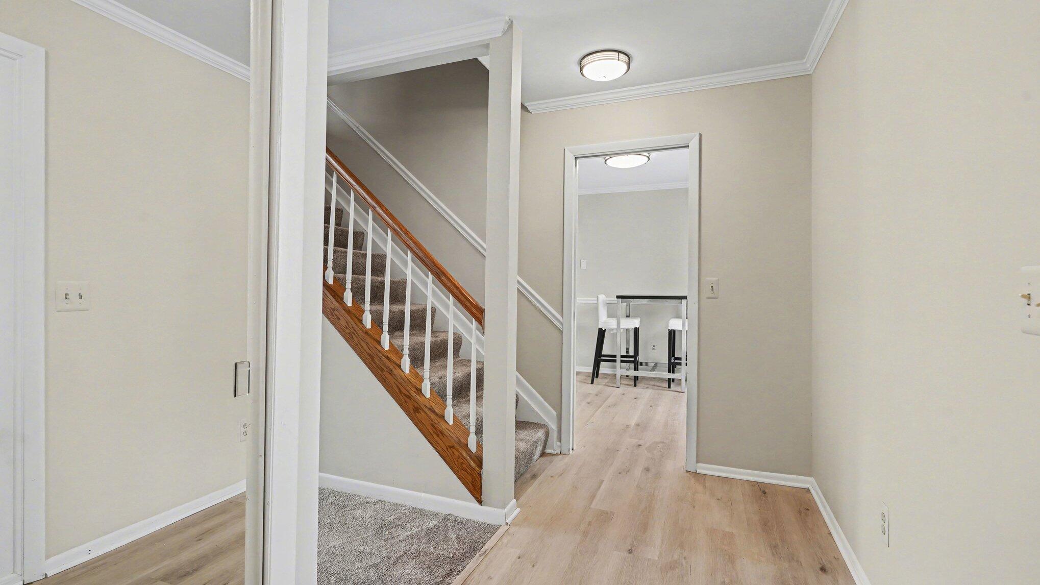 2176 Overlook Court Ann Arbor, MI 48103 - Photo 4 of 28 004_file_8642