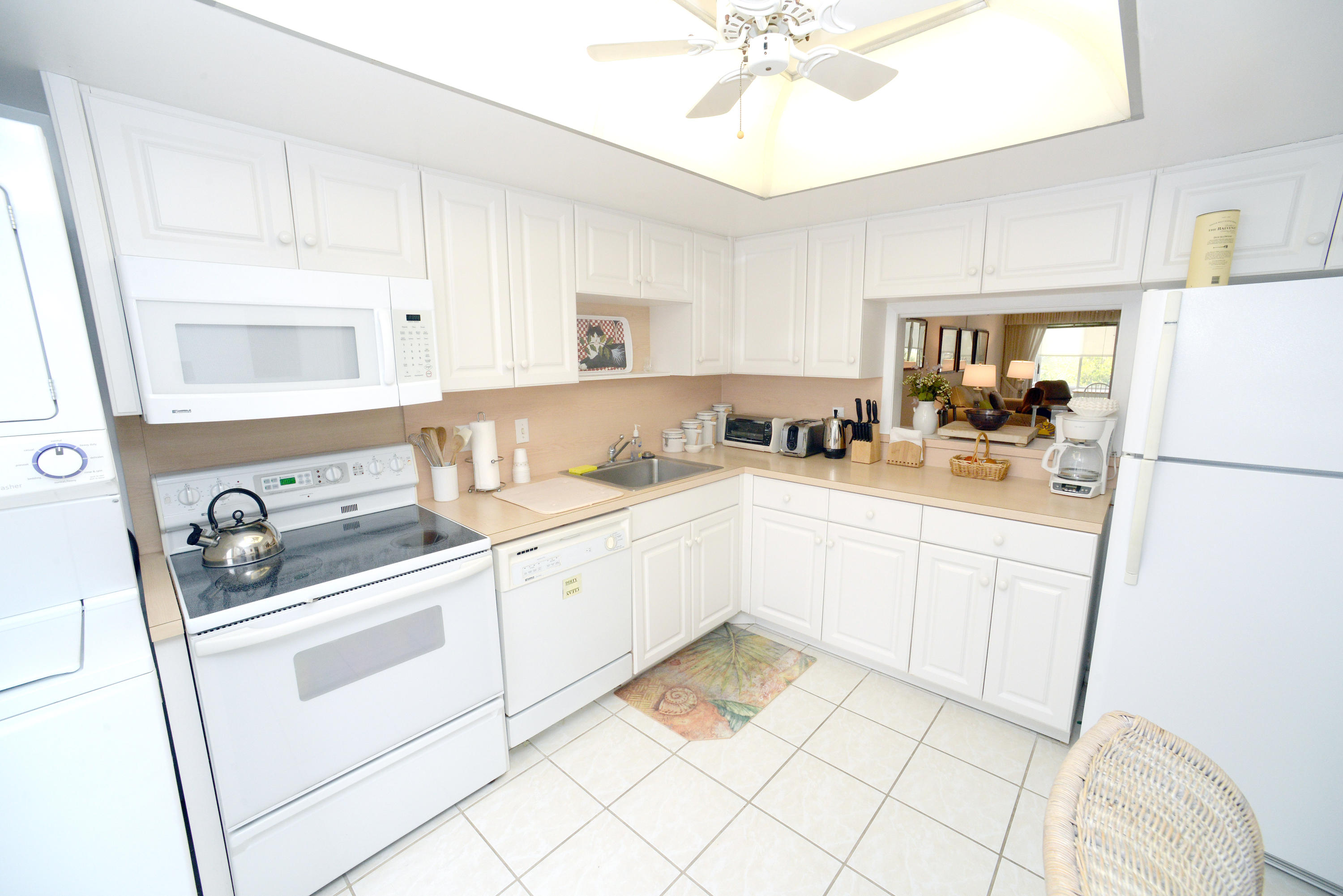 120 Celestial Way, Unit 202 Juno Beach, FL 33408 - Photo 6 of 22 Barclay 202 Kitchen