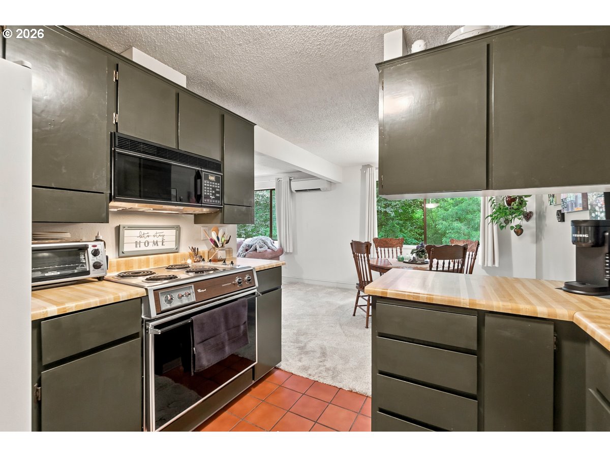 7134 Southwest Murray Boulevard Beaverton, OR 97008 - Photo 10 of 38