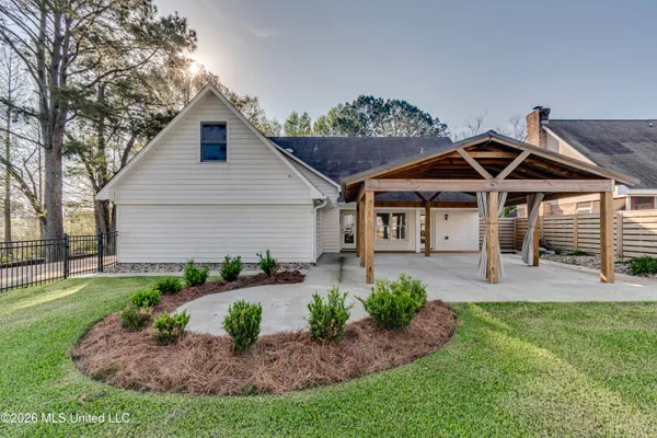 $569,900 | 12 Eagles Point, Brandon, MS 39047
