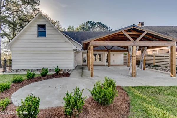 $569,900 | 12 Eagles Point, Brandon, MS 39047