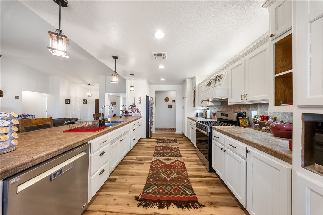 16209 Serrano Road Apple Valley, CA 92307 - Photo 13 of 36