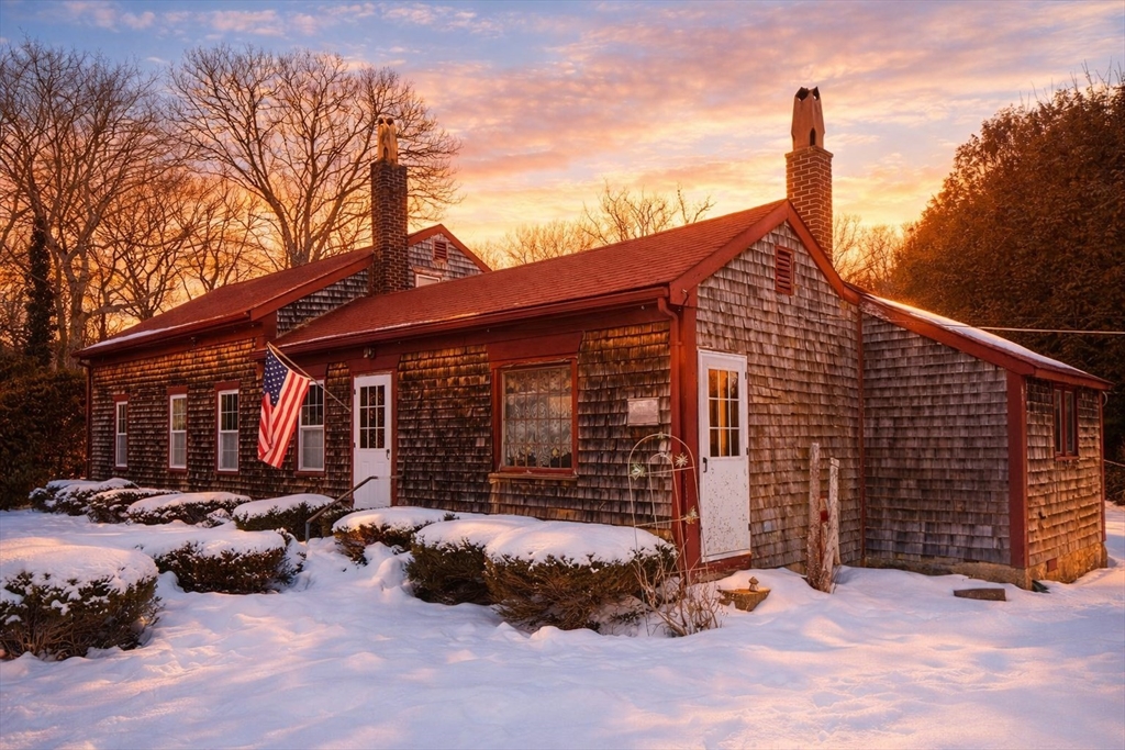 588 Gifford Road Westport, MA 02790 - Photo 1 of 34 Gallery Image 1