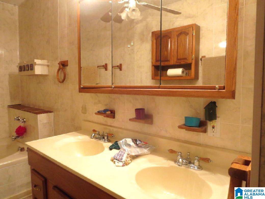 1747 Lake Gerald Circle Delta, AL 36258 - Photo 10 of 17
