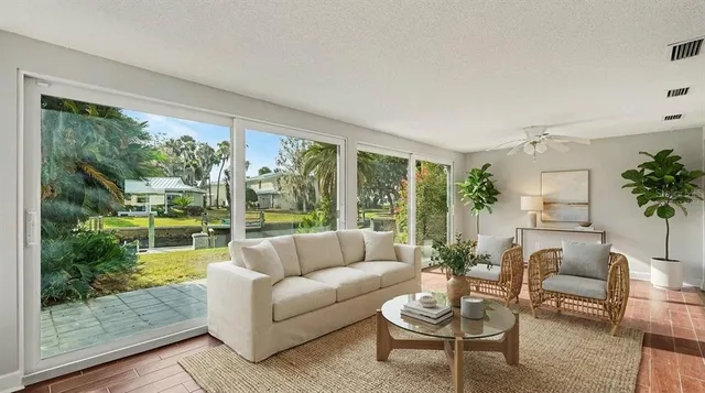 $125,000 | 11616 West Kingfisher Court, Unit 180, Crystal River, FL 34429