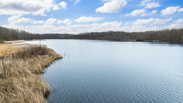 $76,500 | 15 Long Lake Drive, Unit 15, Cassopolis, MI 49031