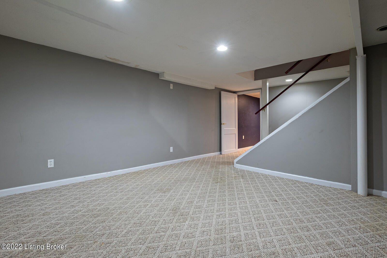 4512 Fox Run Road Louisville, KY 40207 - Photo 46 of 66 0049