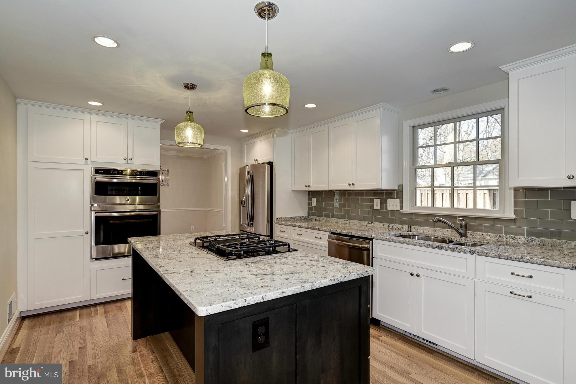8207 Postoak Road Potomac, MD 20854 - Photo 12 of 30 Kitchen