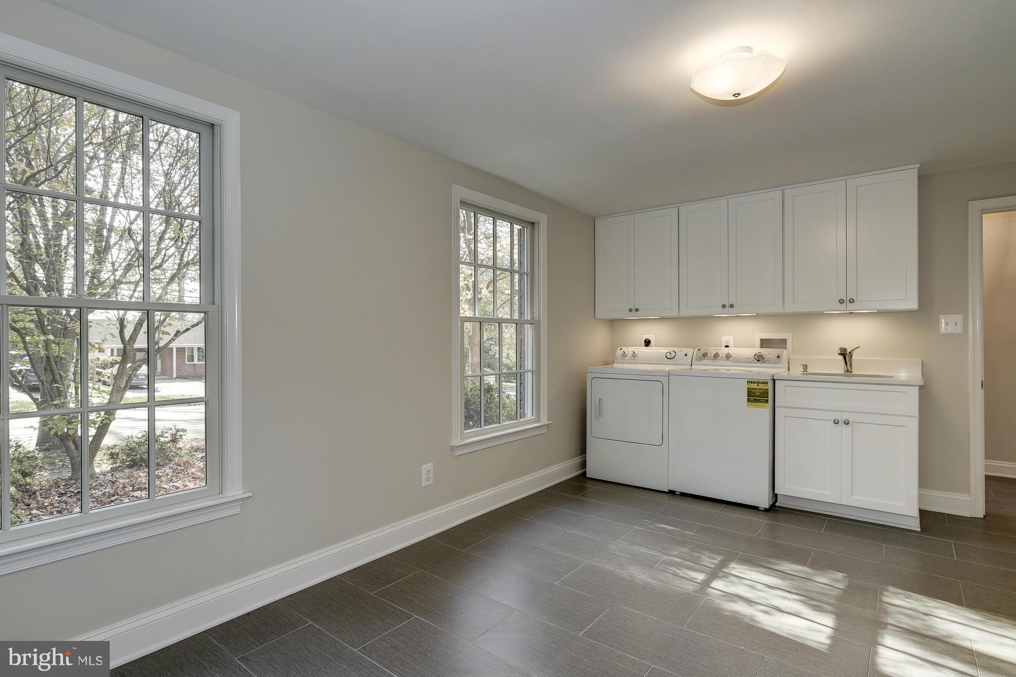 8207 Postoak Road Potomac, MD 20854 - Photo 18 of 30 Laundry Room/Mudroom