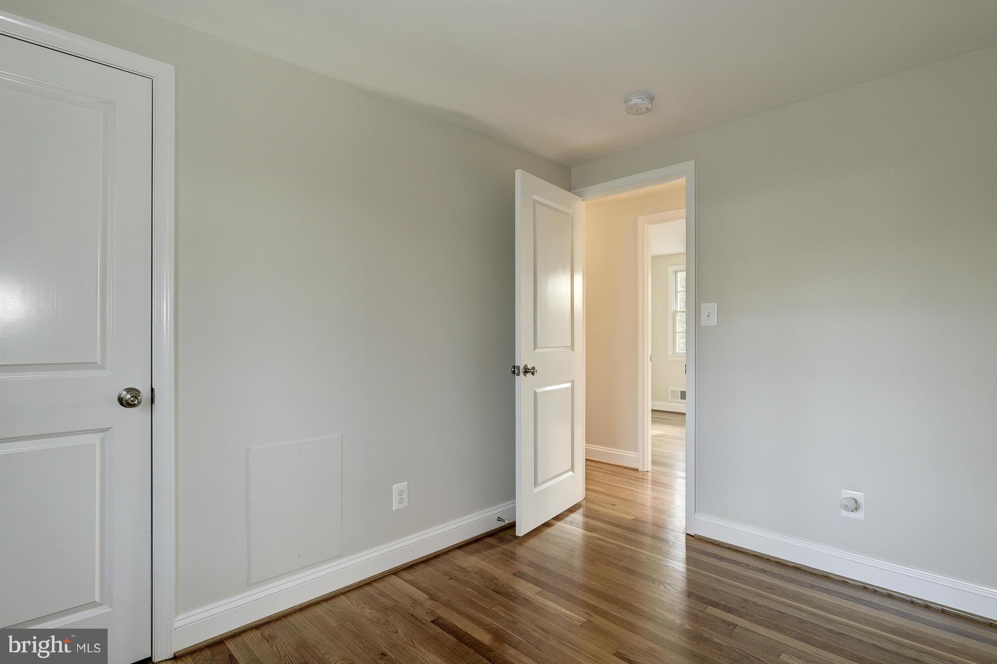 8207 Postoak Road Potomac, MD 20854 - Photo 25 of 30 Bedroom #3