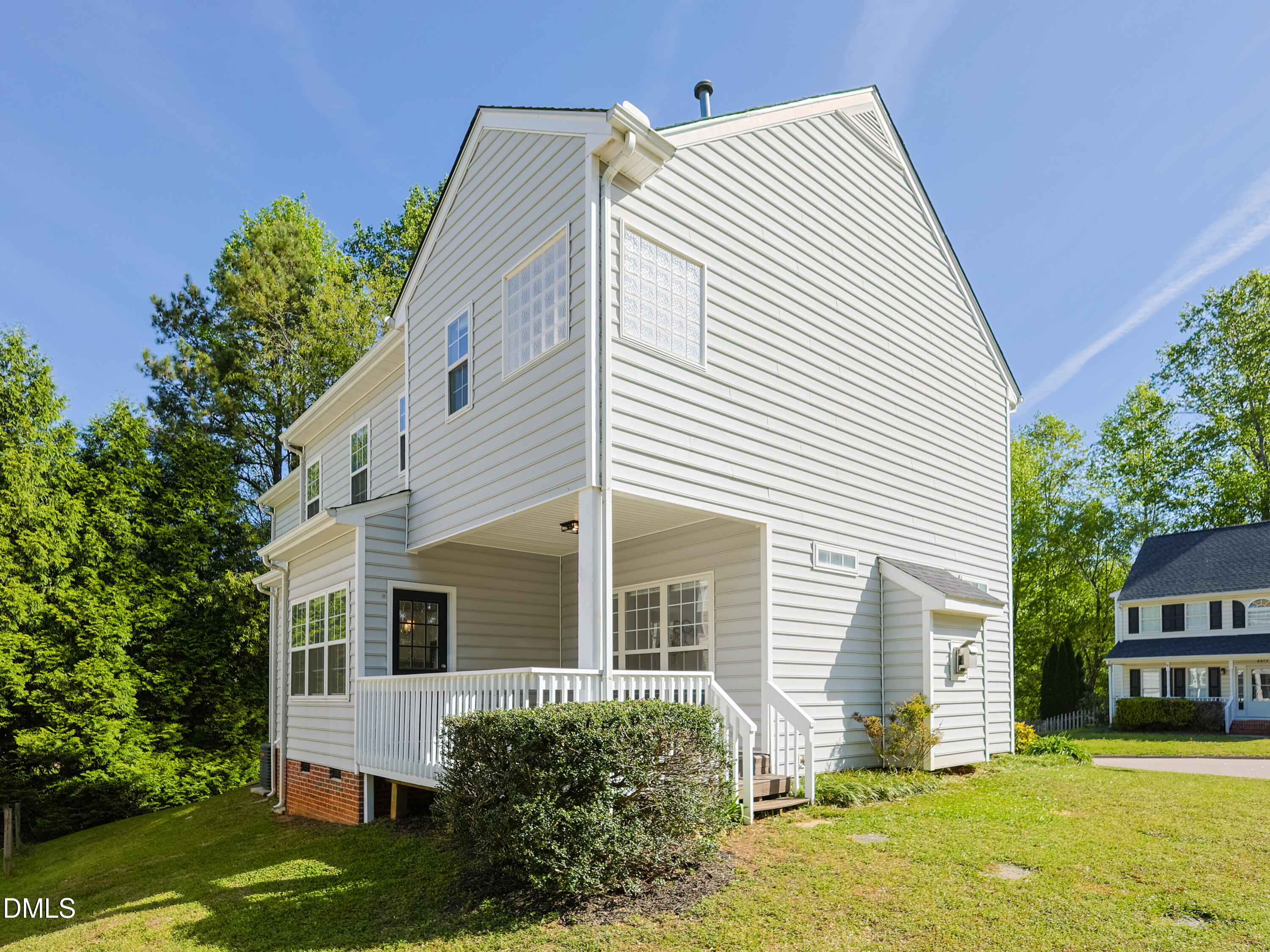 8613 Clivedon Drive Raleigh, NC 27615 - Photo 30 of 34 005_side_of_house