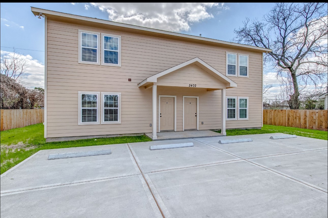 2402 Spence Street, Unit A Houston, TX 77093 - Photo 2 of 14 FRONT
