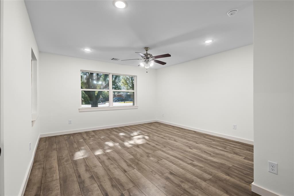909 Robertson Road Grand Prairie, TX 75050 - Photo 17 of 36 Gallery Image 17