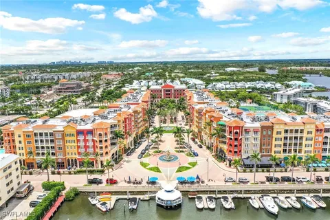 a view of room with furniture and entryway