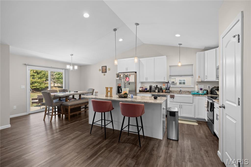 3422 Chippewa Drive Belleville, IL 62221 - Photo 10 of 32